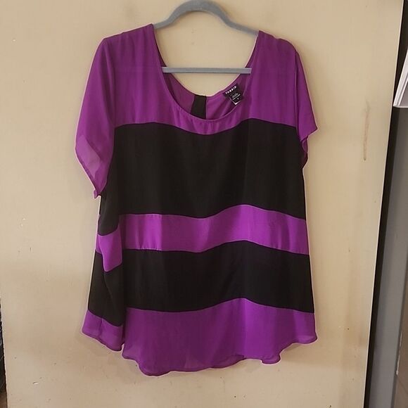 Super Cute Torrid top size 3 - Picture 1 of 5